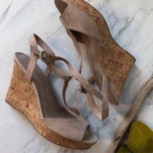 CHARLES DAVID-Cream/ Tan Cork Wedge Strap Heels 8